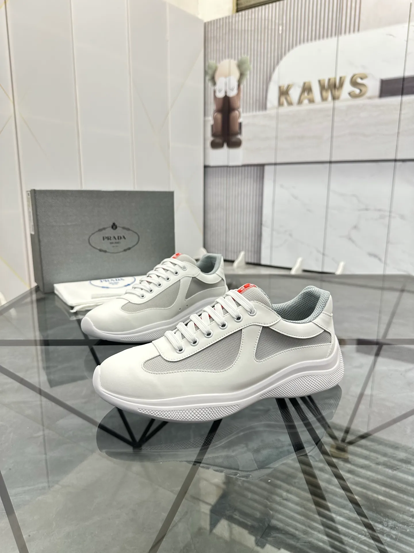 Men's shoes: 💰P360¥ Product trademark: Prada *"Prada*" low-top casual shoes Regular size: 35-47 (can be customized to 48) couple style Product materials: imported silk leather upper, breathable lining, original outsole. Number: 943